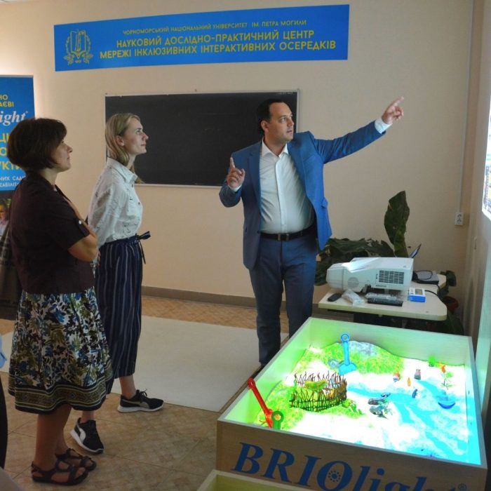 education-briolight-1080-1080-1